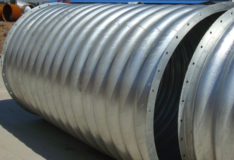 拼装金属波纹涵管时需要用到哪些工具？