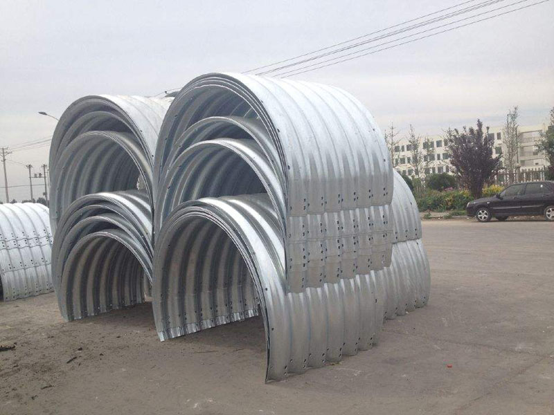 钢波纹管涵洞可以更好地抵挡土体的静荷载和行